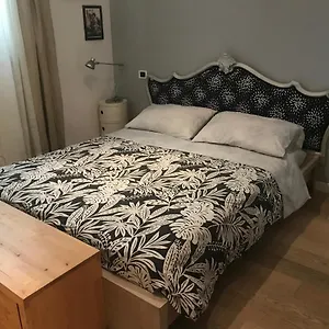 Con Bagno Privato E Parcheggio Lucca