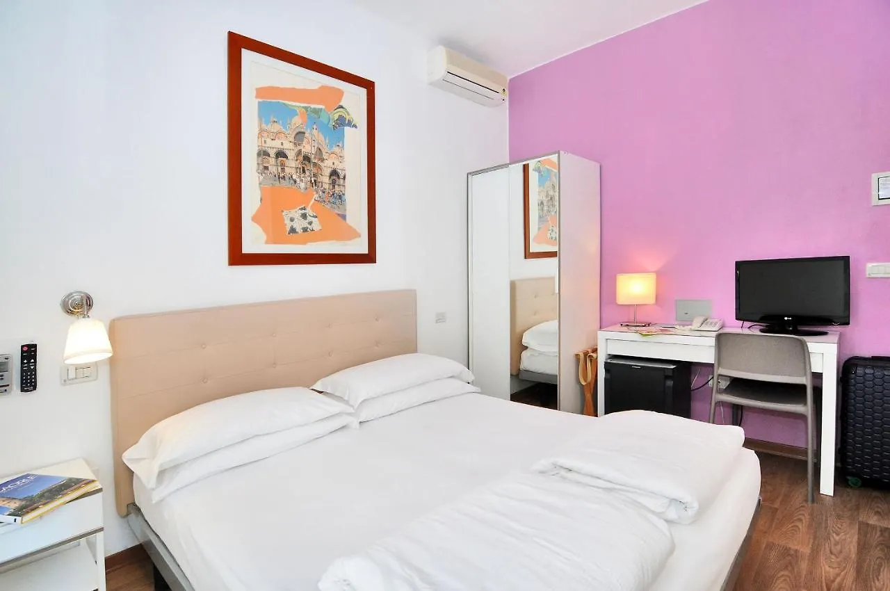 Hotel Nederland Caorle 3*,