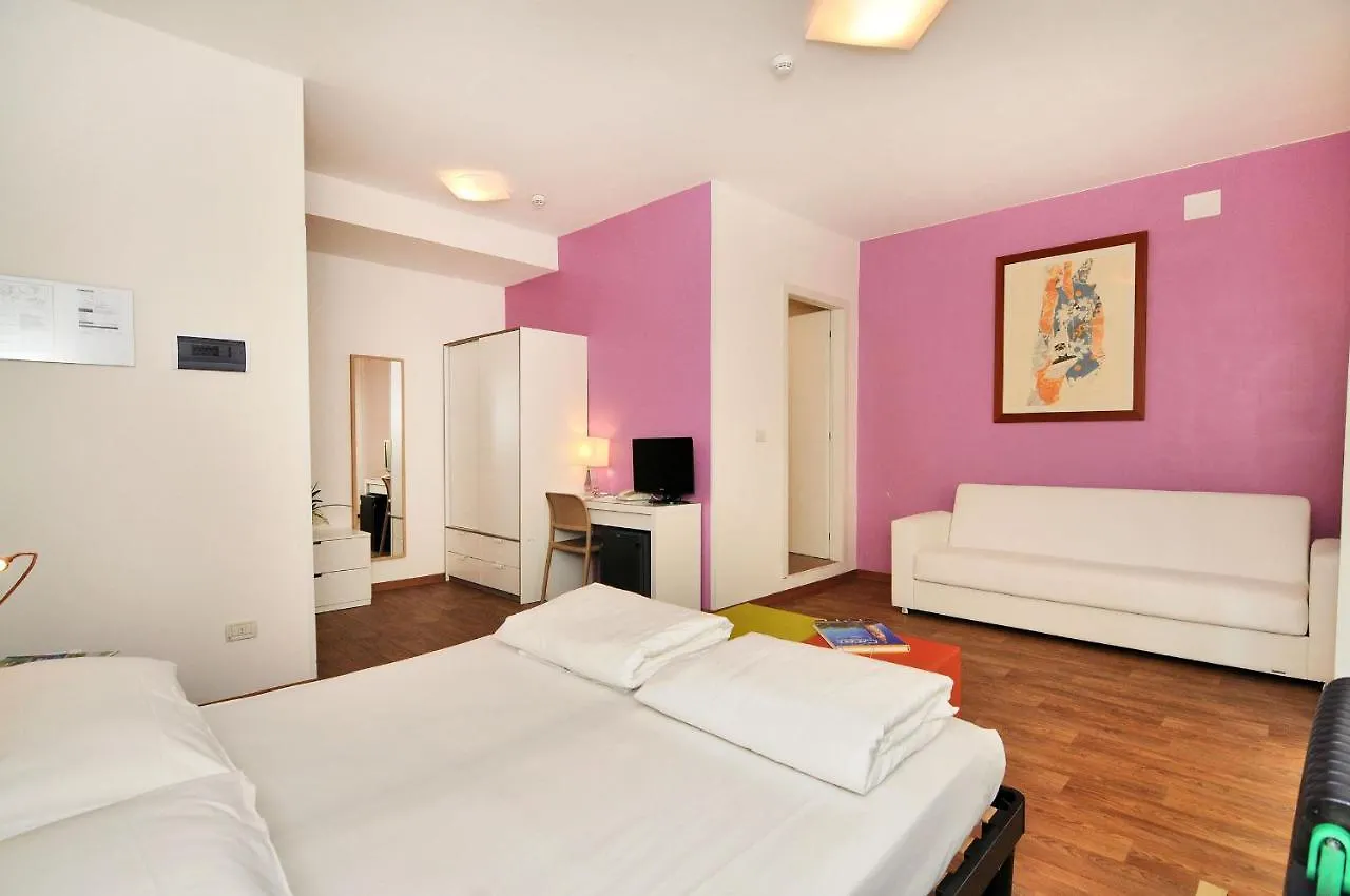 Hotel Nederland Caorle 3*,  Italien