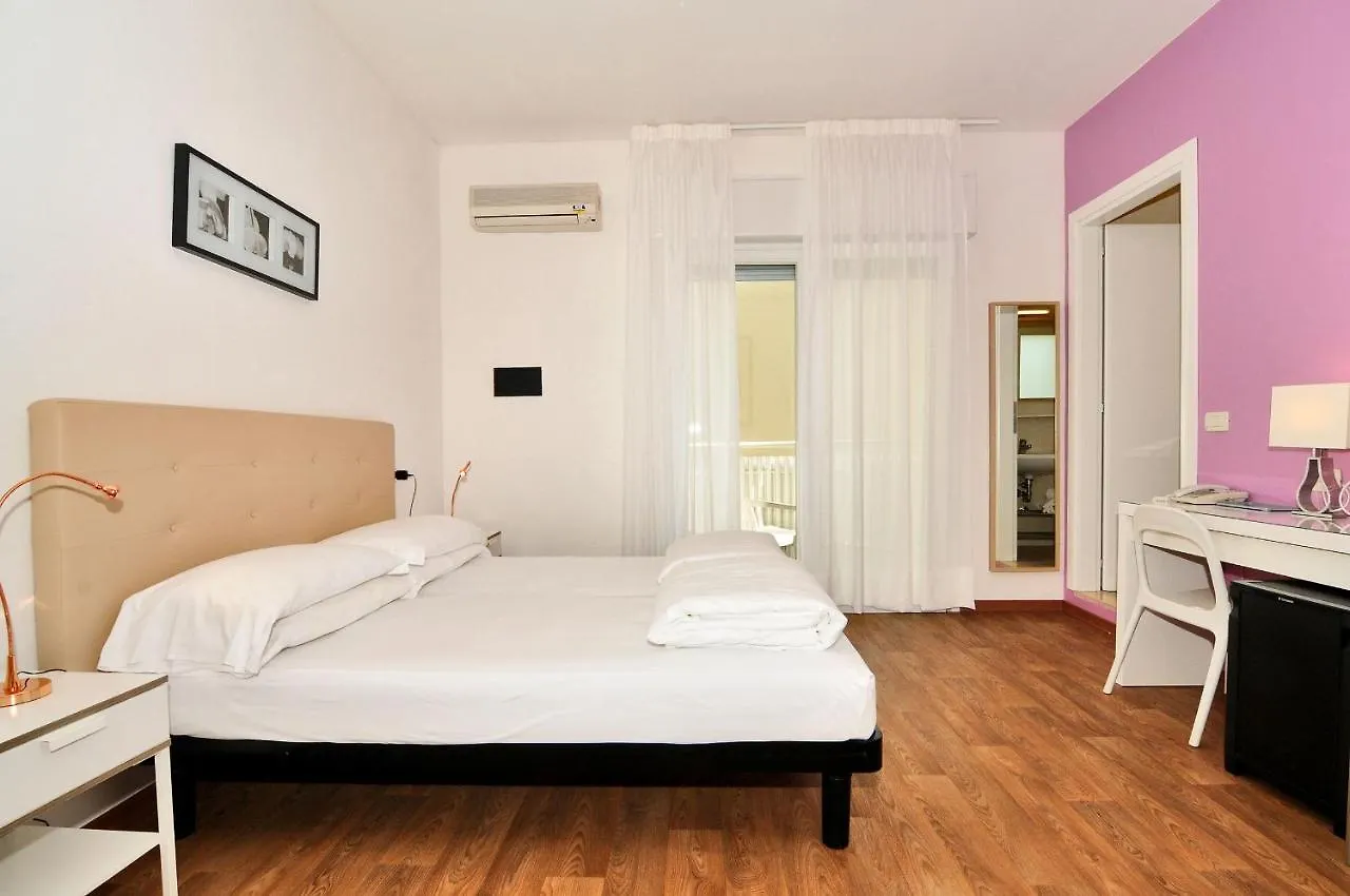 Hotel Nederland Caorle 3*,